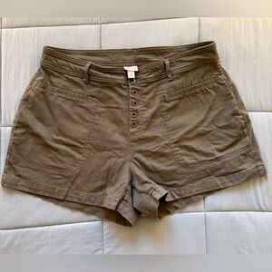 Ava & Viv 18W Olive Green High Rise
Midi Shorts Button Fly